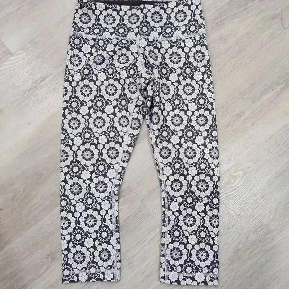 lululemon athletica Pants - Lululemon Women's Twiggy Floral Nimbus Wunder Under Leggings Gray Size 4